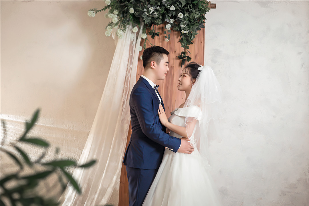 现在拍婚纱照不知道拍什么风格好?