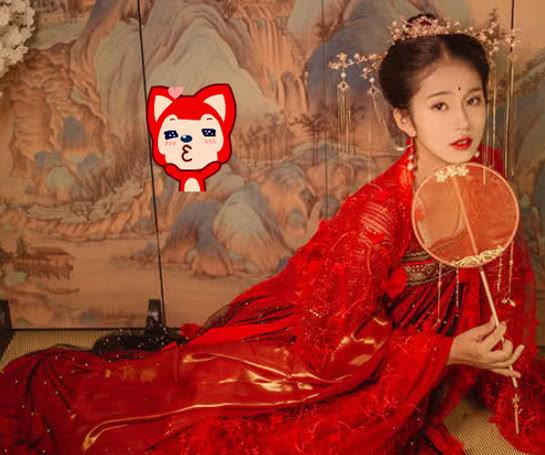 汉服嫁衣VS西式婚纱,看到都热泪盈眶,你想穿哪