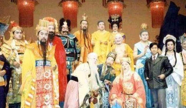 杨洁带领《西游记》剧组办《齐天乐》晚会，台长给她定了三条规定