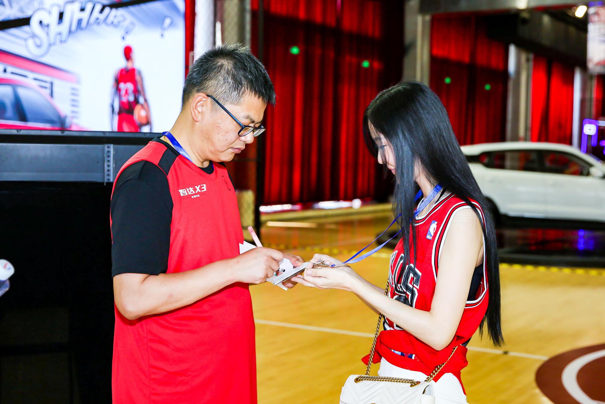 教练我想打篮球 速览北京汽车的新“战靴”  ｜ 图文