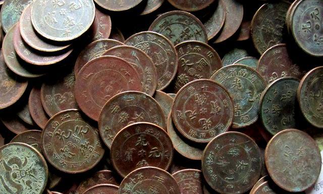 古钱币上的包浆怎么处理。你会吗? 我来教你！品相瞬间变好