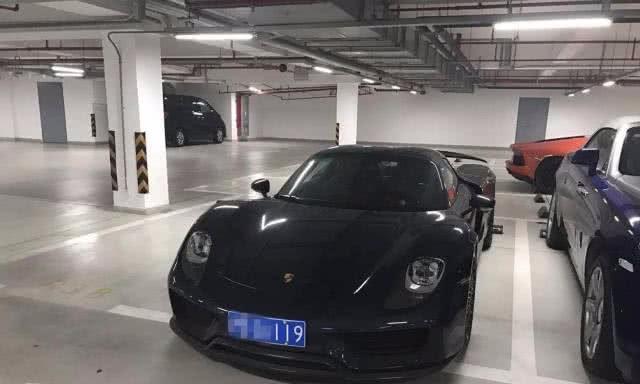 隐藏最深的富二代，豪车接连出事故，也没人知道他的真实身份