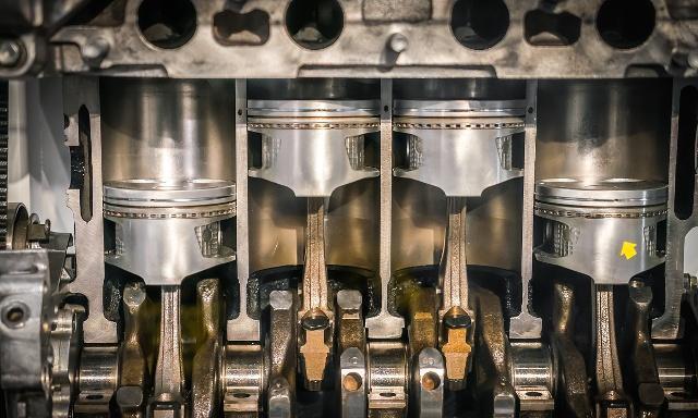 专业汽车保养常识：怎样检修加速泵？