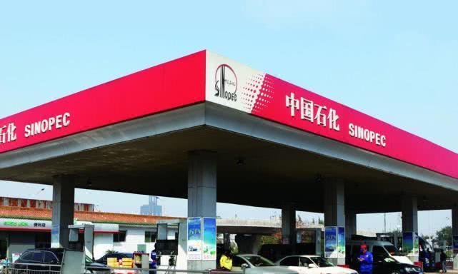 遇到这种“中石化”千万别进，加注车子就得报废，已有不少人上当