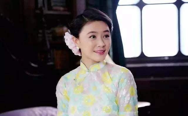 她是陆毅前女友,事业当红嫁富豪,丈夫入狱病逝