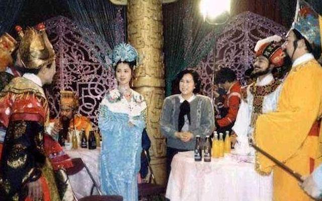 杨洁带领《西游记》剧组办《齐天乐》晚会，台长给她定了三条规定