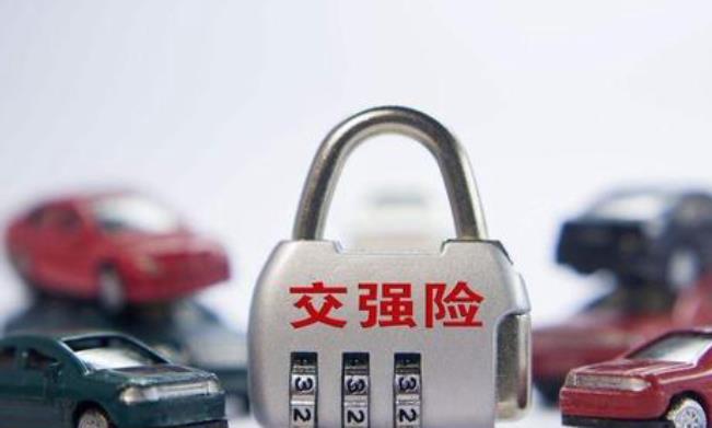 汽车保险应该怎么购买？只买这三种保险省钱一半，功效差不多