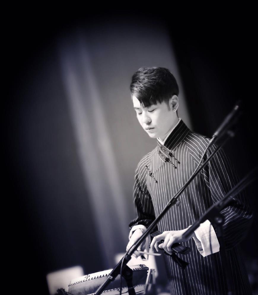 德云社出了个偶像派张云雷,郭德纲:姑娘们拿荧光棒听相声?