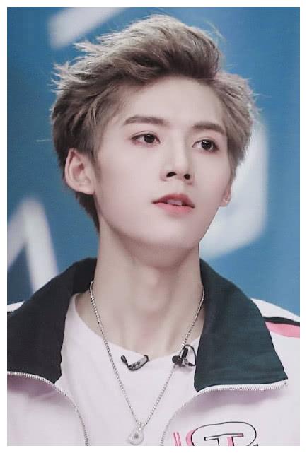 邓超元个人资料图片