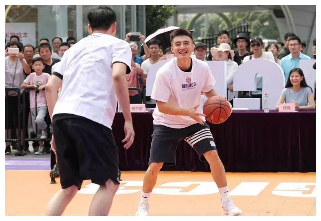 大鲨鱼罗汉琛,施宇晨出战,张兆旭解说,这是场什么比赛?