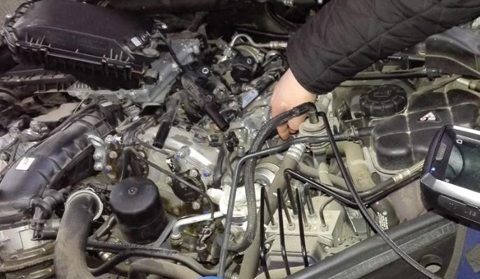 专坑新手的2项汽车保养，老司机从不交智商税：别为自己无知买单