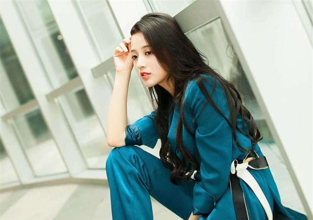 青春斗电视剧中的五位女演员,其中她曾出演《