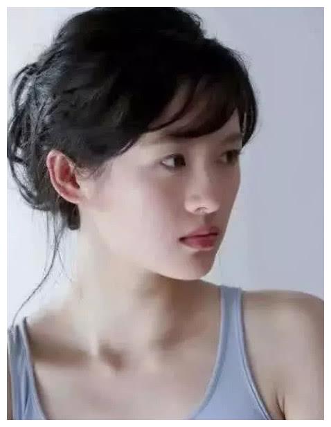 章子怡22岁“素颜”清纯照曝光，网友：难怪汪峰最后会选她！