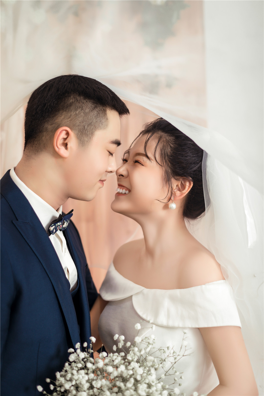 现在拍婚纱照不知道拍什么风格好?