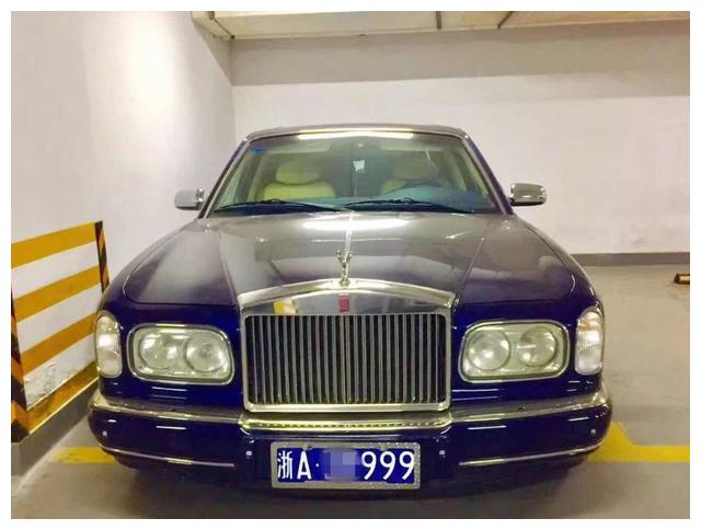 劳斯莱斯银魅，上一次见还是在北京，这次在苏州酒店偶遇