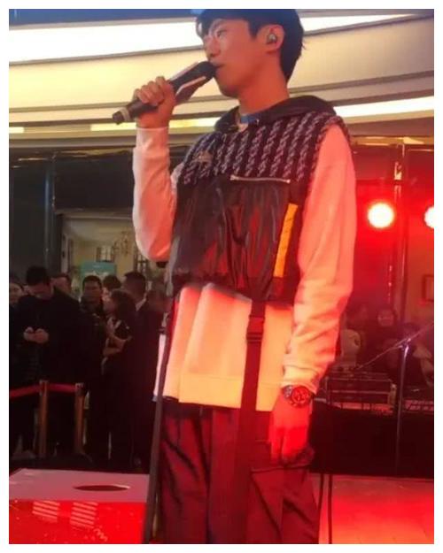 2020顶级流量小生排名_曾经红遍全国,是顶级流量小生,如今憔悴不堪让人心