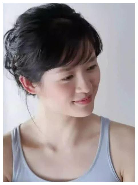 章子怡22岁“素颜”清纯照曝光，网友：难怪汪峰最后会选她！