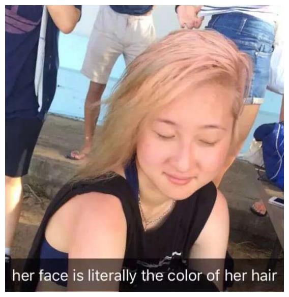 成龙私生女近照曝光，几张图就知他为何不认小龙女