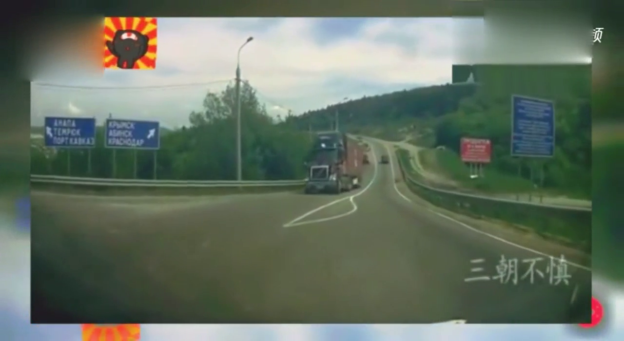 女司机开车，竟跟大卡车抢道，万幸遇到老司机了！