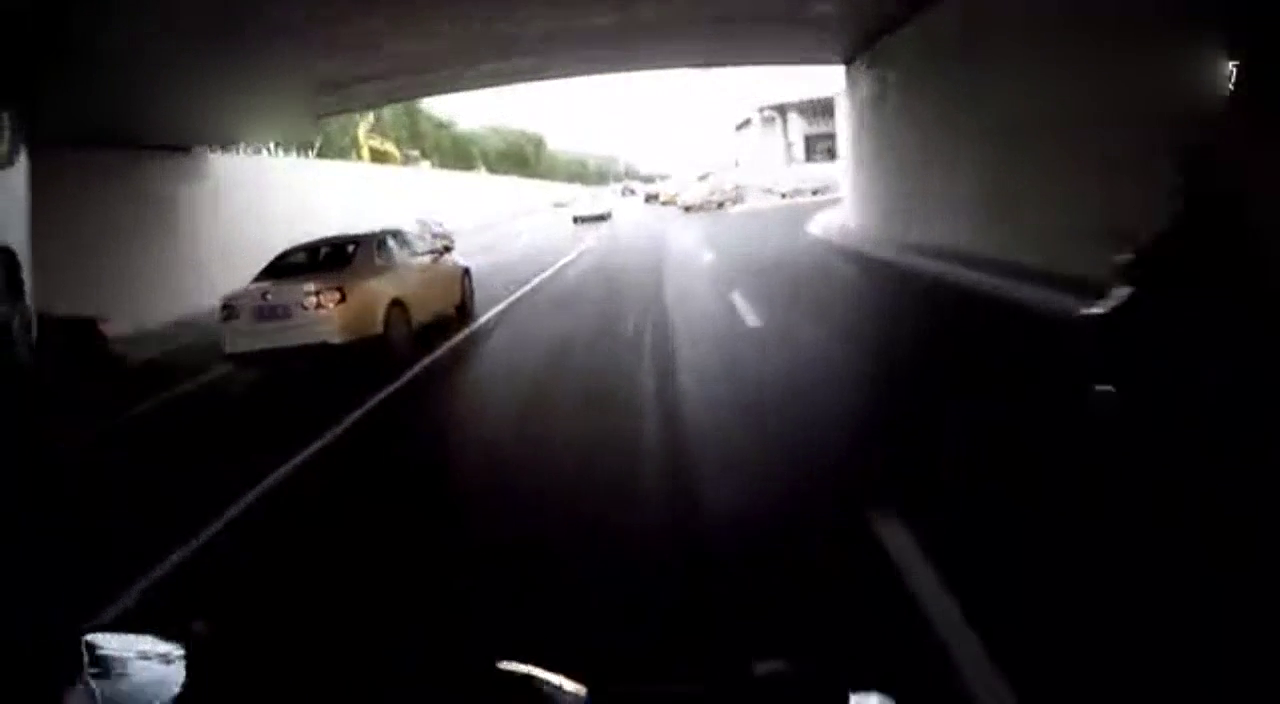 出租车你敢这样开车我就敢吓死你？