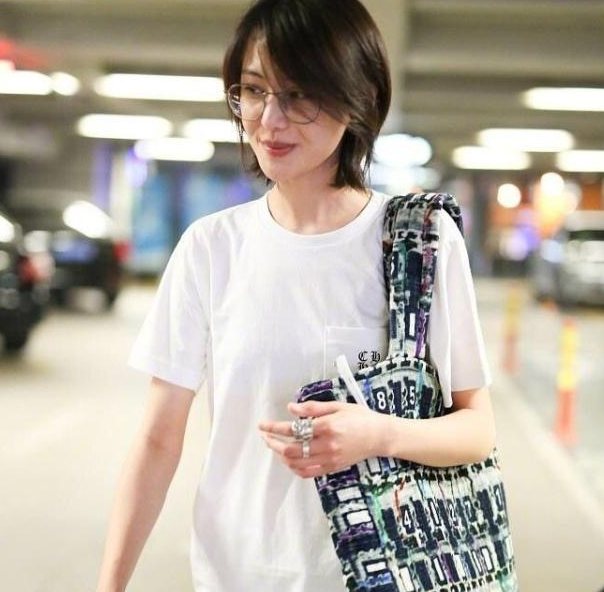 郑爽最近有点甜,实力秀男友,竟让网友都吃醋了