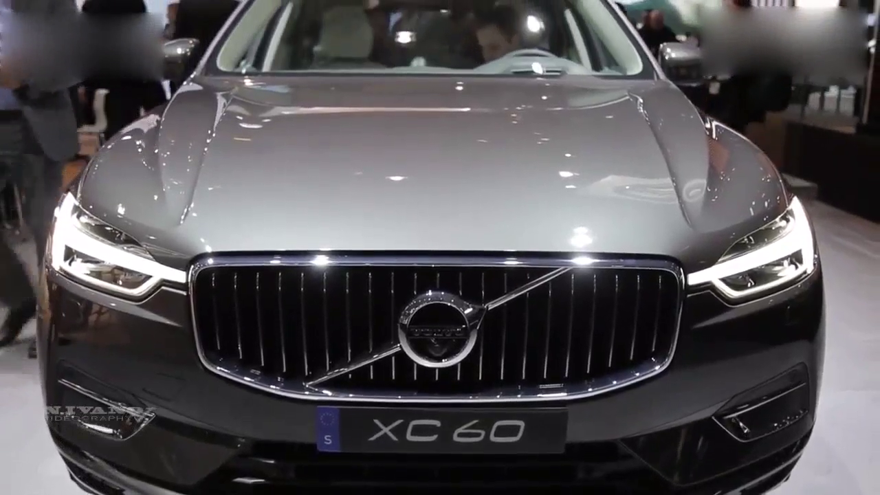 2018款沃尔沃XC60车展实拍，打开车门看到内饰果断放弃宝马X3！