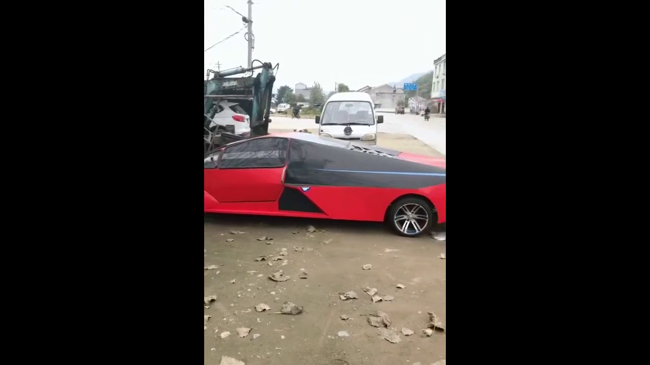 改装车牛人手动造出兰博基尼，有老司机看的出是拿啥车改的？