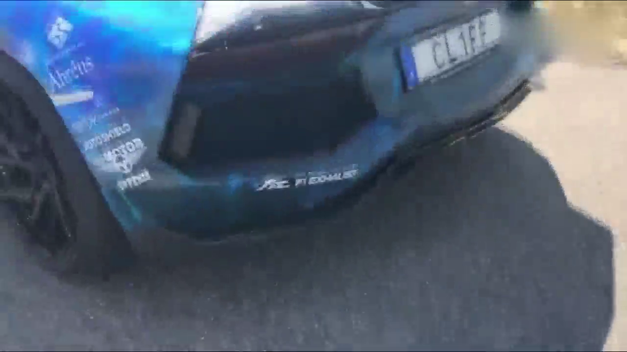 兰博基尼都看腻了？赛道上来一个弹射起步，跑车的硬气展现了