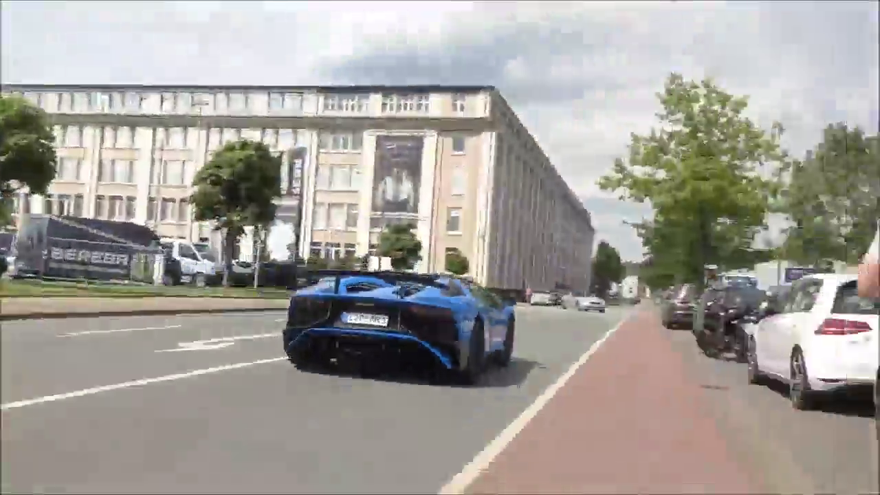 兰博基尼Aventador SV跑车 加速度和排气声音！