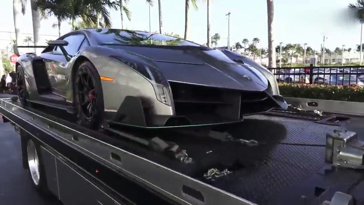 兰博基尼最帅跑车，没有之一，国内的名字叫“毒药”