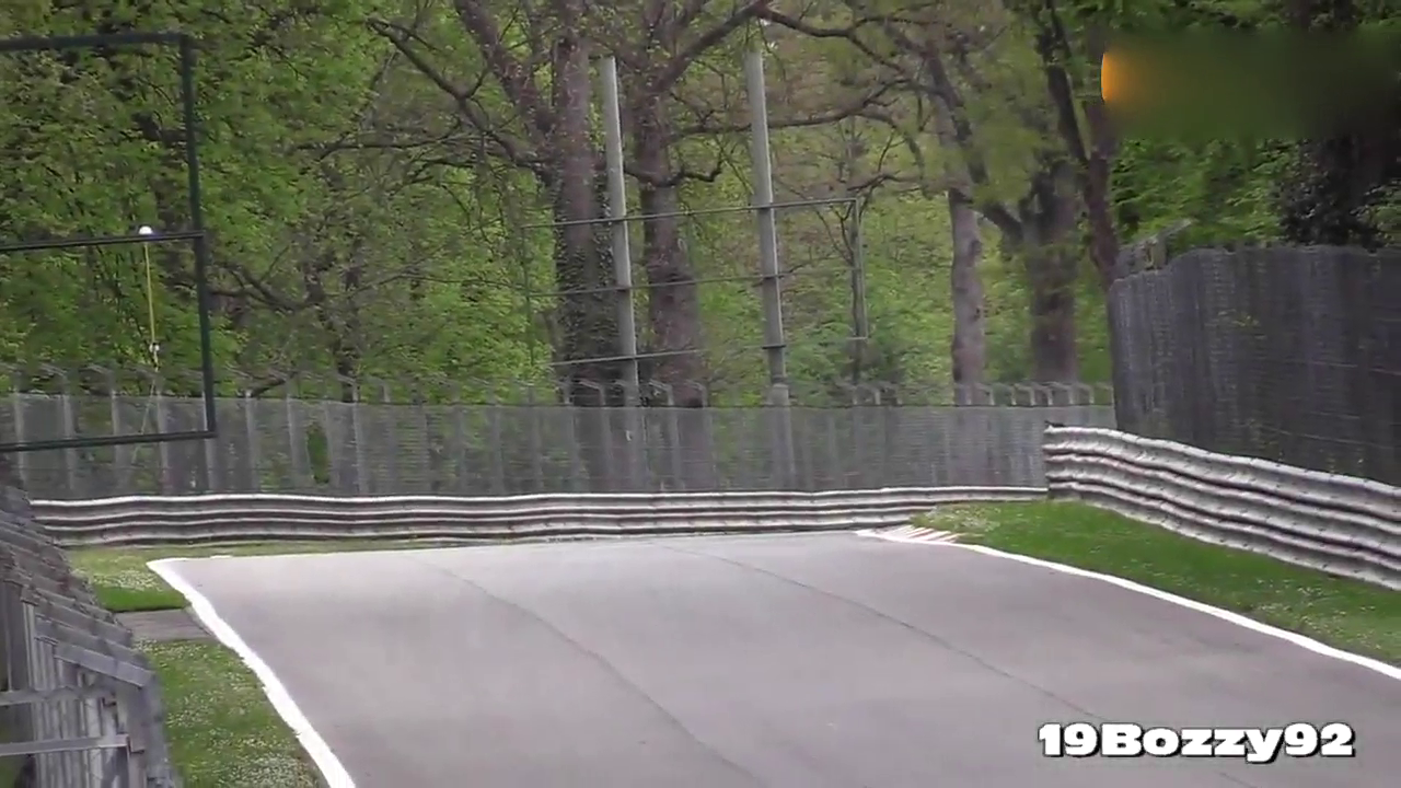 奥迪R18 LMP1跑车户外测试实拍现场来围观