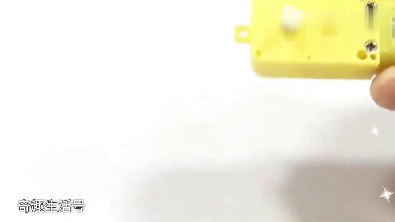 用硬纸板制作一辆自卸卡车，功能挺有趣的！