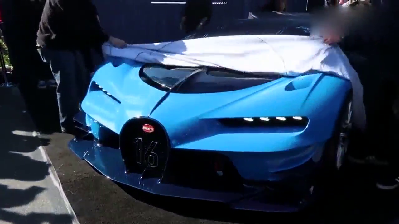 仅此一辆的跑车掀开车布后，旁边的布加迪瞬间失去光彩