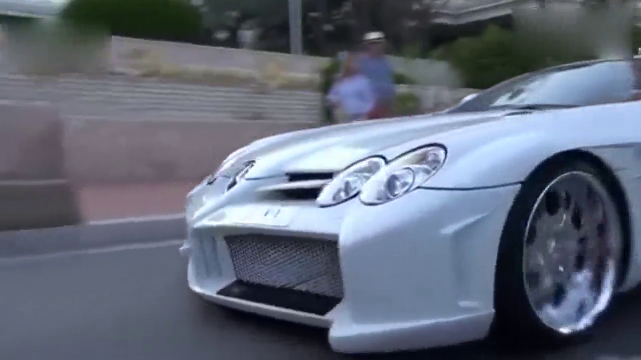 罕见奔驰SLR750跑车，开上路的那一刻，真的很霸气!