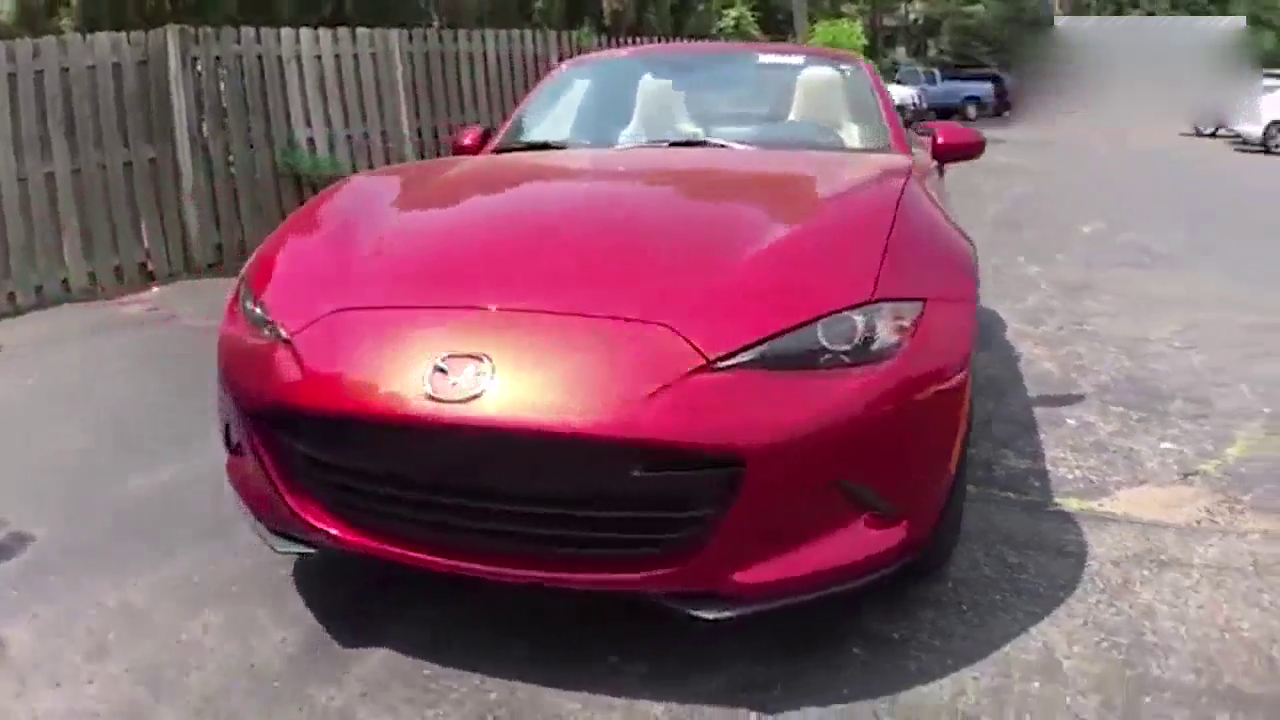 满足平民超跑梦的车！买不起法拉利跑车就买马自达MX5