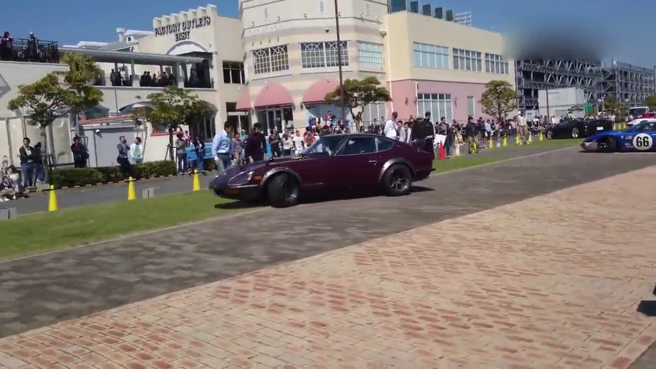 海外实拍日本神户街头暴走的豪华跑车 声浪滔天暴走街头