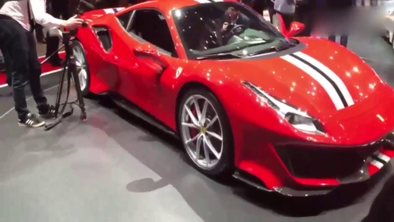 法拉利488，2018日内瓦车展最新款，荣耀的象征！