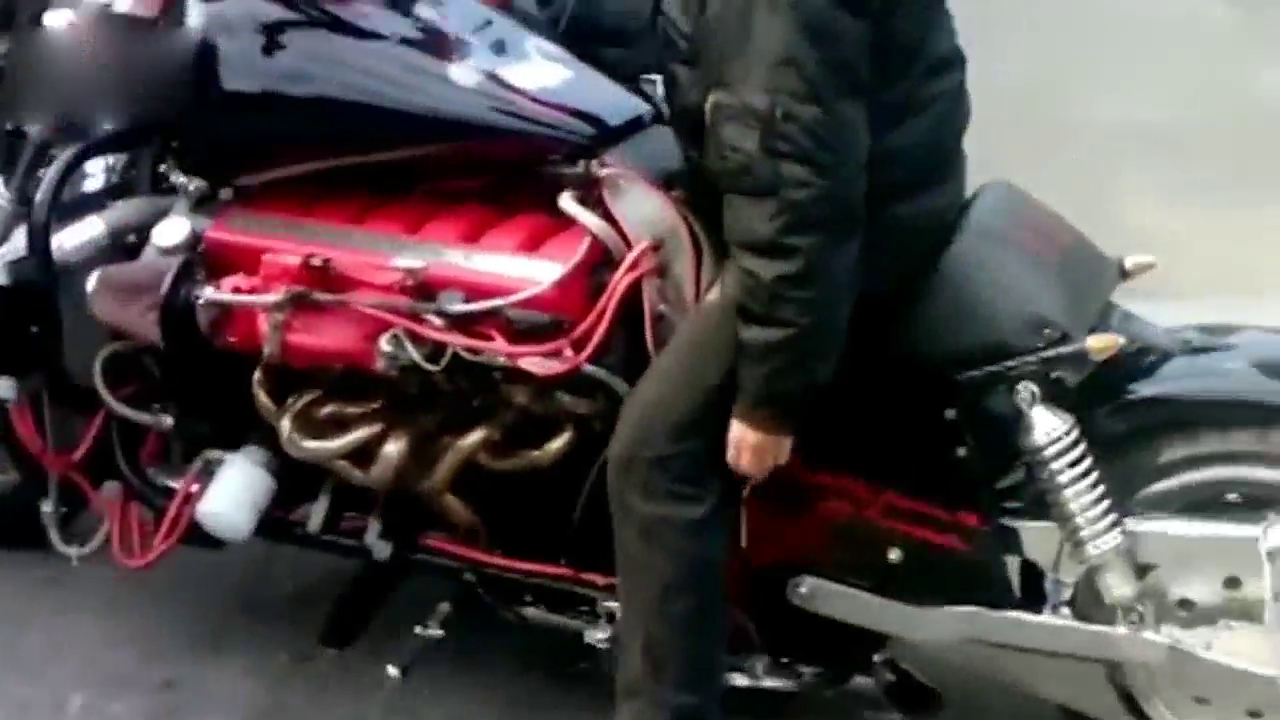 改装引擎，听着声音还以为超级跑车