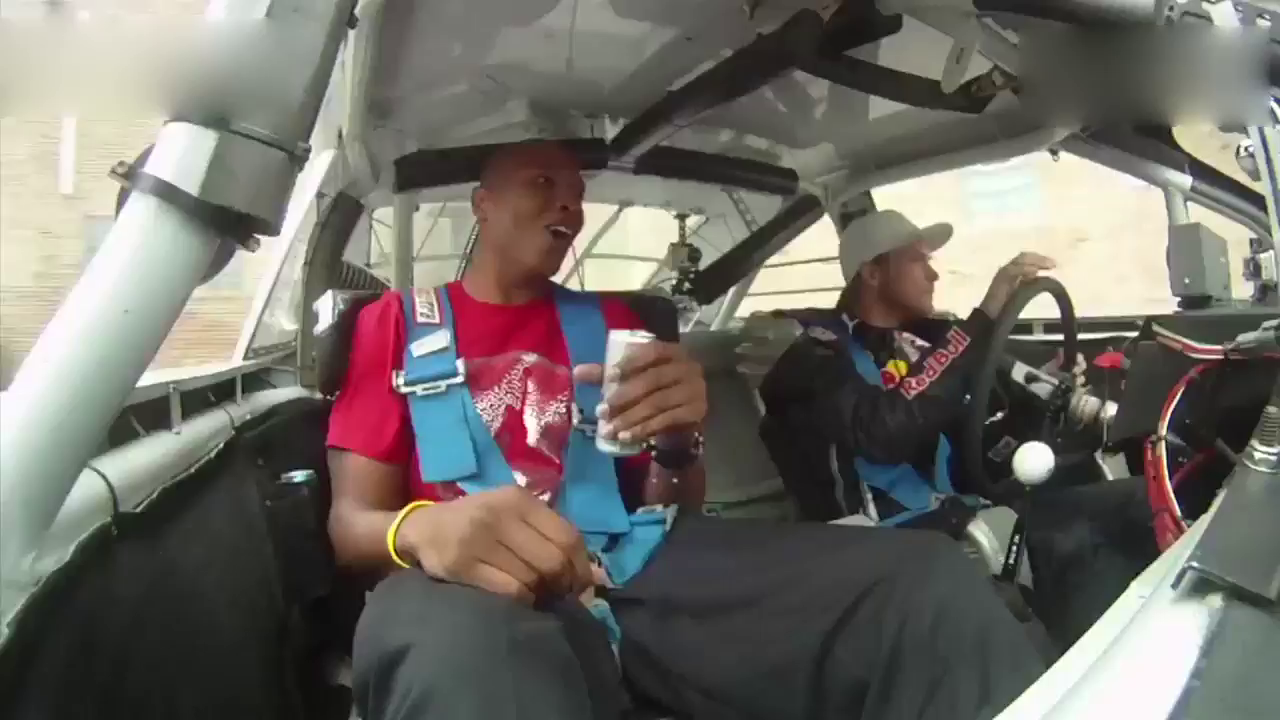 这是我坐过最刺激的出租车，凯美瑞也疯狂？车手皮一下开心吗？