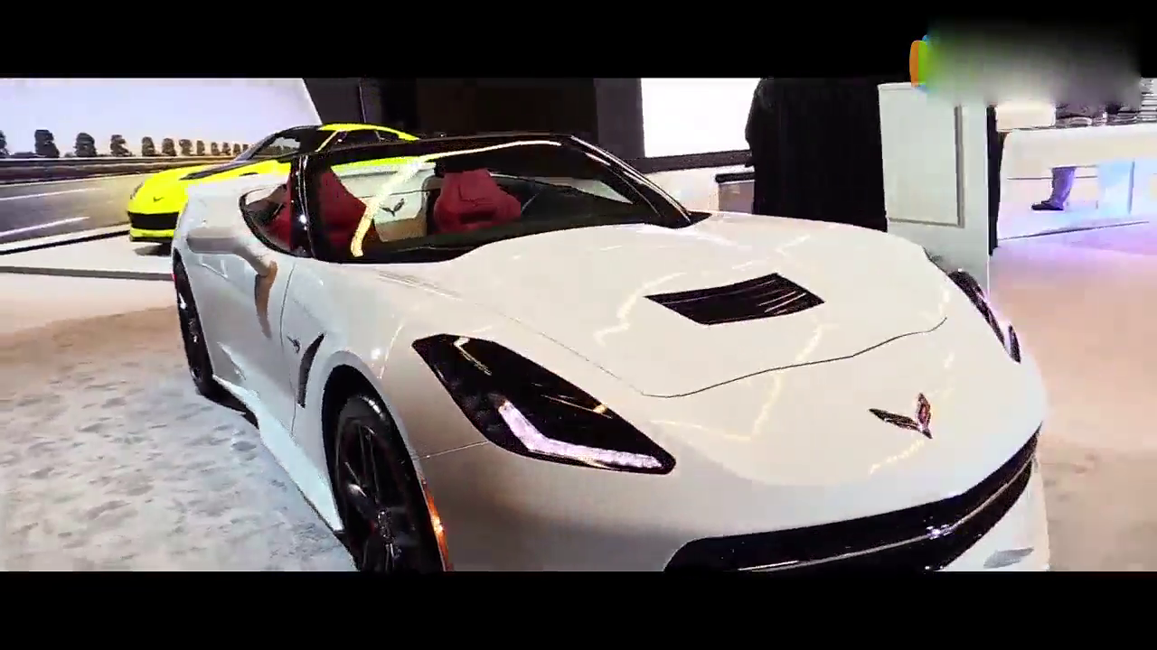 完美曲线抢眼雪佛兰科尔维特敞篷车