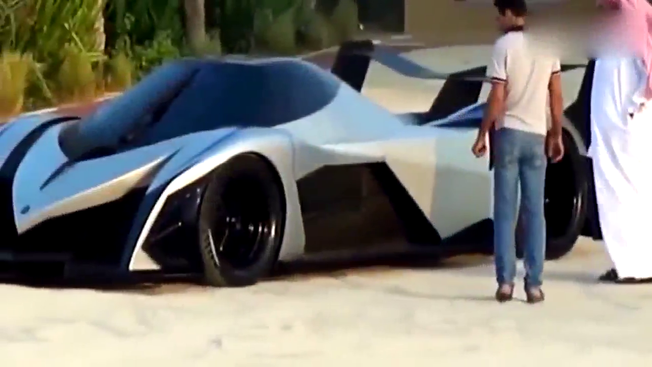 迪拜王子花了9000万定制的跑车，倒车那一瞬间才知道什么叫霸气