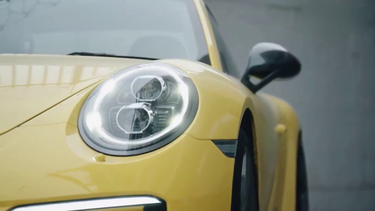 土豪买保时捷911跑车，收到劳力士腕表作为礼物，好值得啊