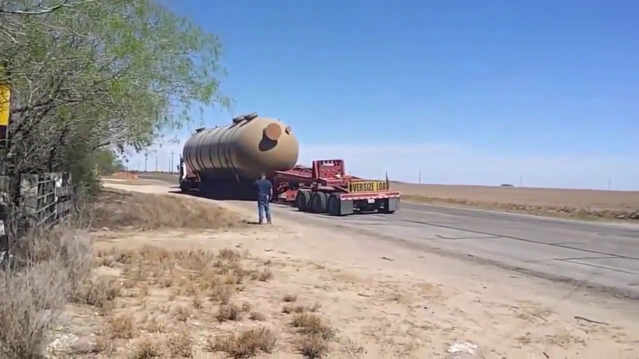 重型卡车交通意外 超重型运载卡车失事 大货车奇葩交通事故