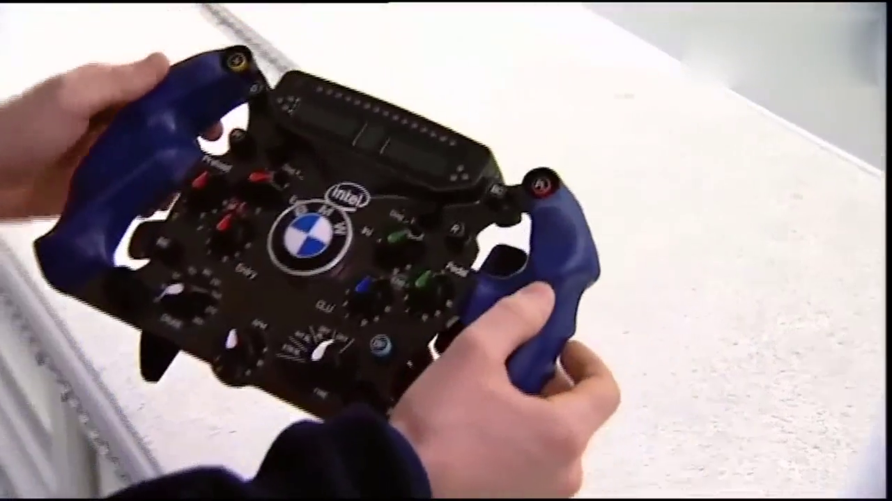 九千万订制的宝马跑车刚到货，看完方向盘，才知道到底多霸气！