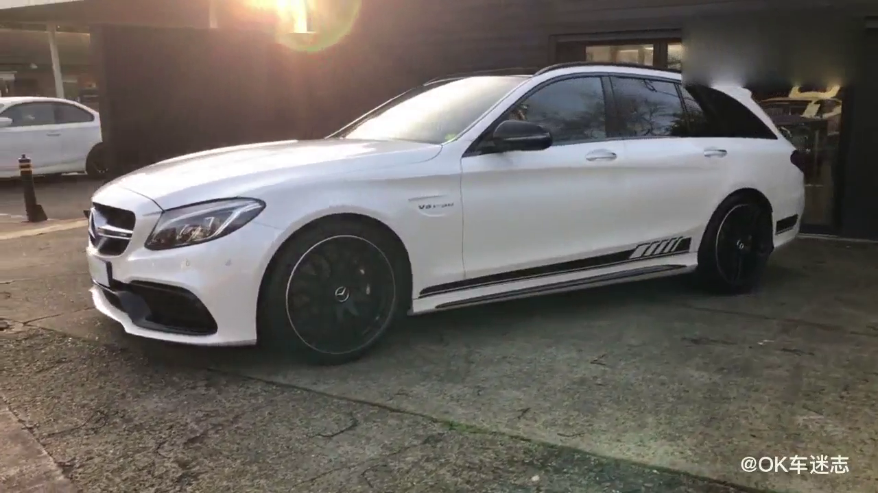 豪华性能旅行车，实拍奔驰C63 AMG旅行版