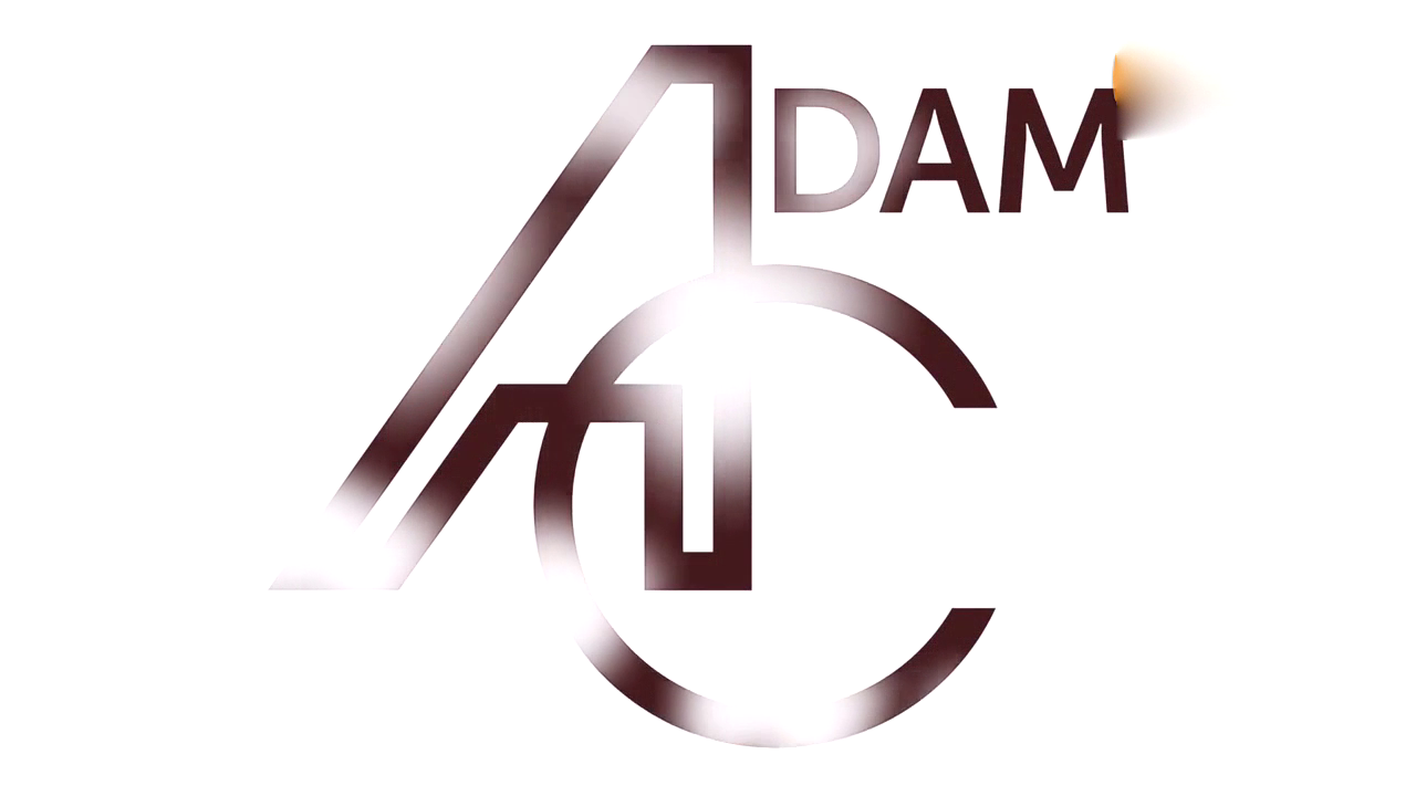 路人围观日产跑车 现场气氛活跃