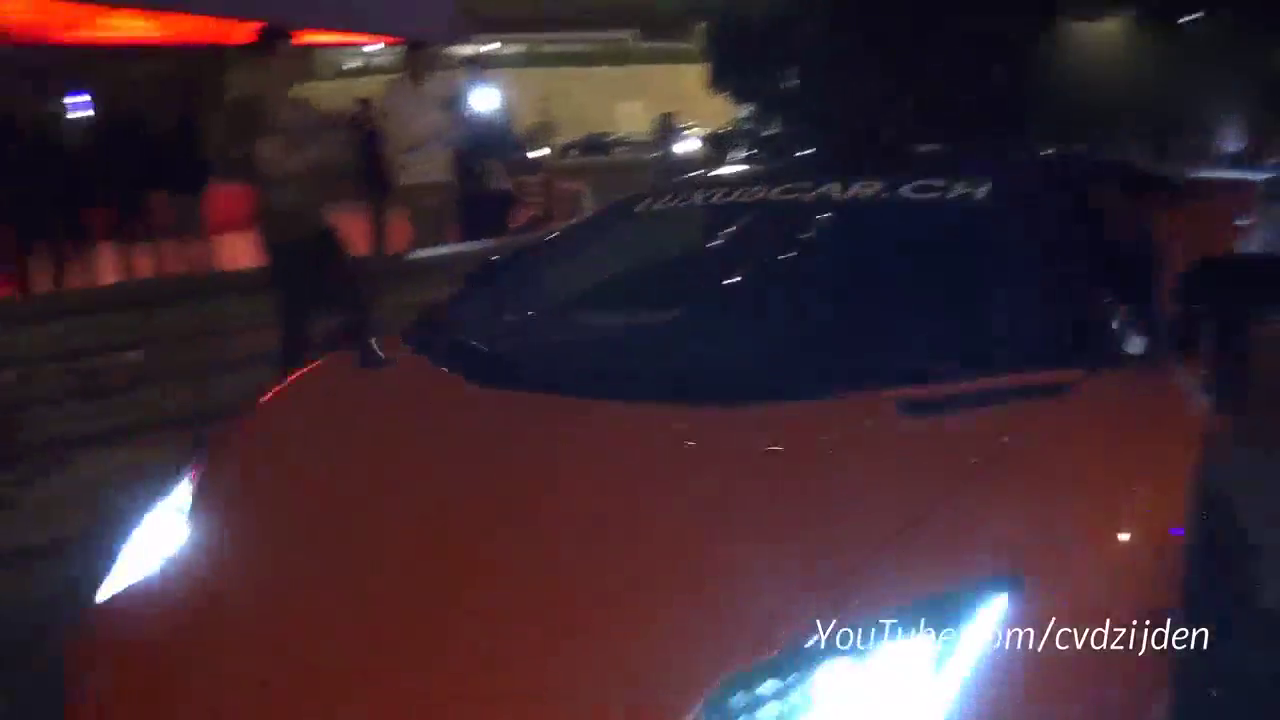 超多跑车夜行隧道，排气管火光四射！