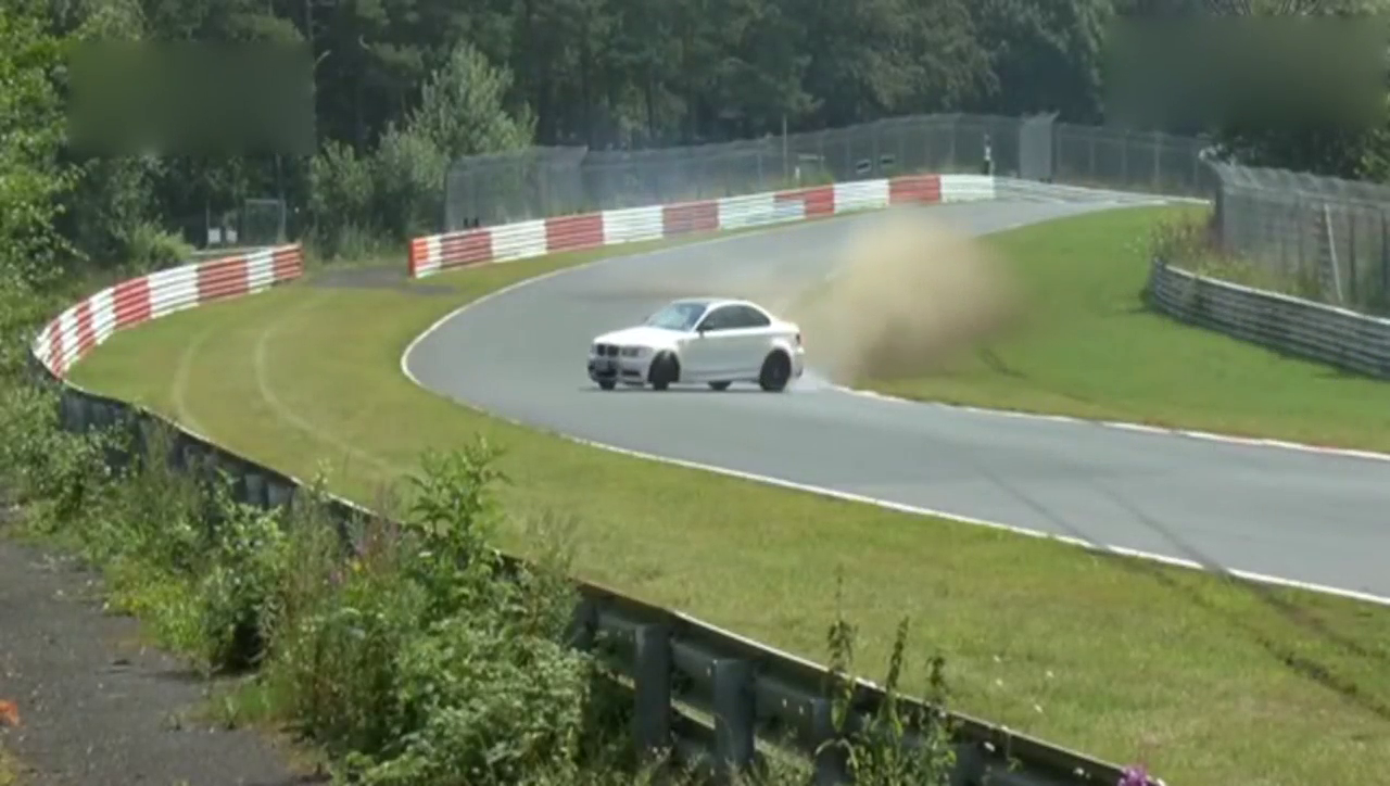 纽北赛道跑车事故亮点 只能说可惜了车！