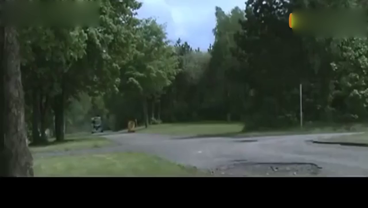 灵活的大块头 实拍改装大卡车秀漂移