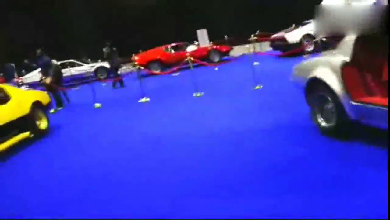 迪拜车展太土豪，全是超级跑车和老爷车，根本不需要车模！